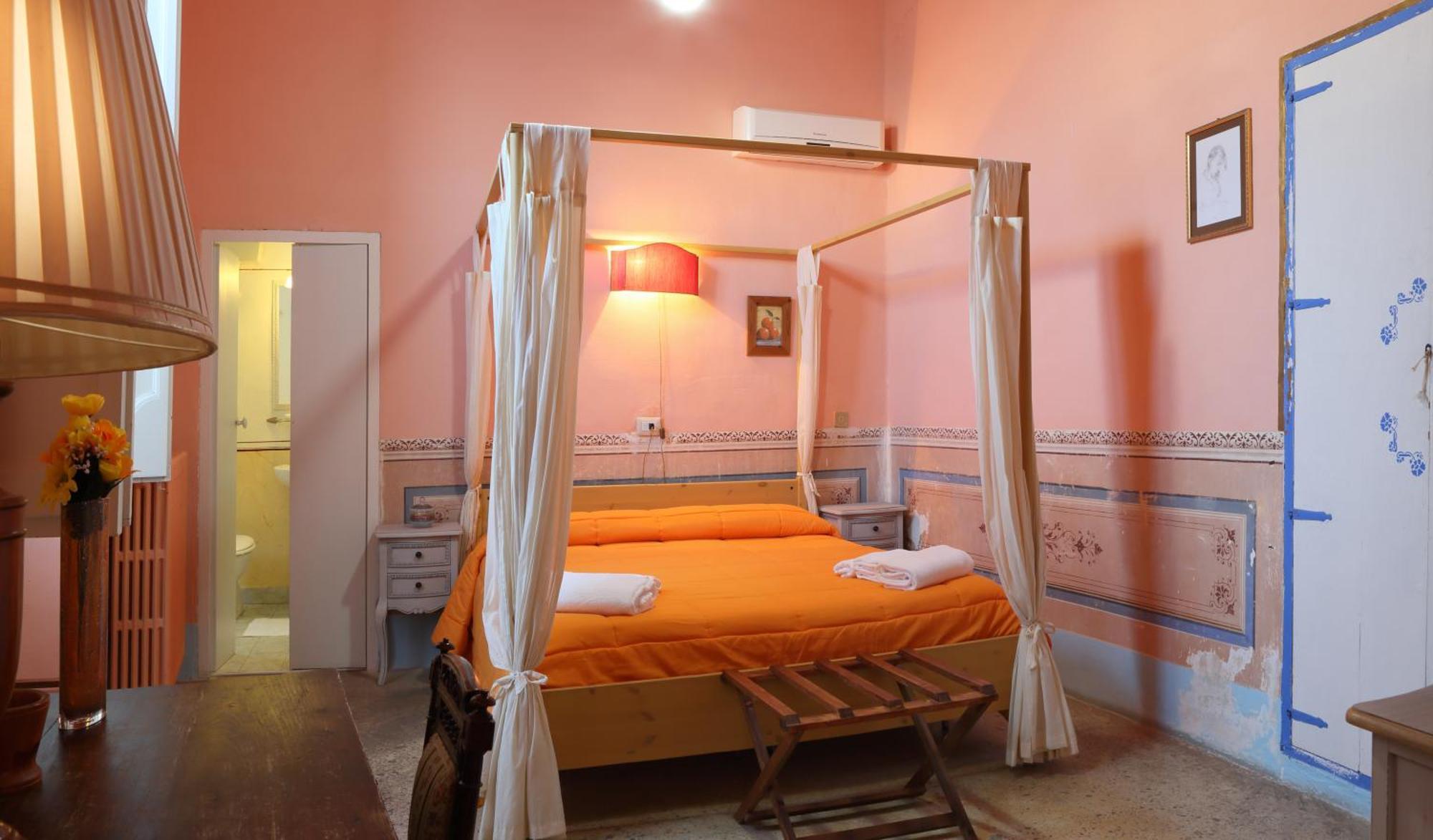 B&B Dimora Muzio And Restaurant Галиполи Стая снимка